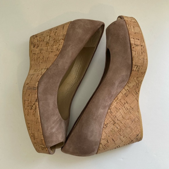 Stuart Weitzman ‘Anna’ Peep Toe Wedge - Picture 10 of 13